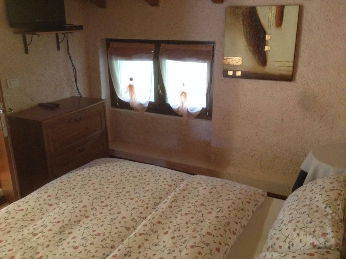 La Tana Del Ghiro Bed & Breakfast Porto Valtravaglia Exterior photo